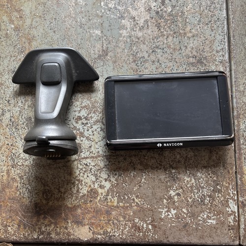 Used sat nav - up, cradle