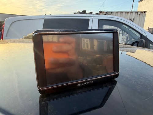Used sat nav cradle - up,